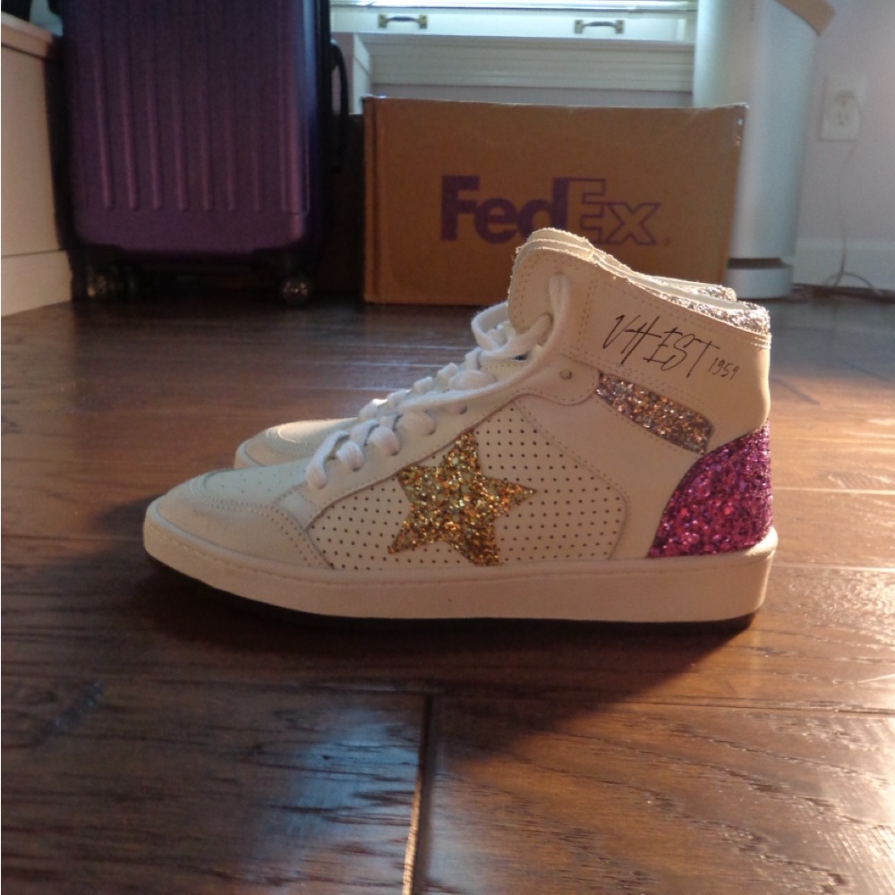 Vintage Havana White and Gold Star Sneakers